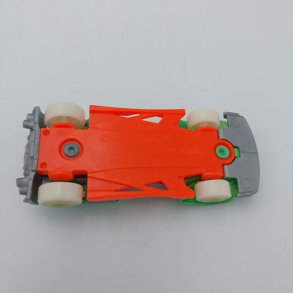 Hot Wheels Green Cyber Speeder 1:64 Diecast Toy Car - Glow Wheels - Picture 4 of 4